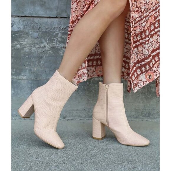 NWOB Lulu’s My Generation Pale Pink Crocodile High Heel Mid-Calf Boots Size 7 - Picture 1 of 10